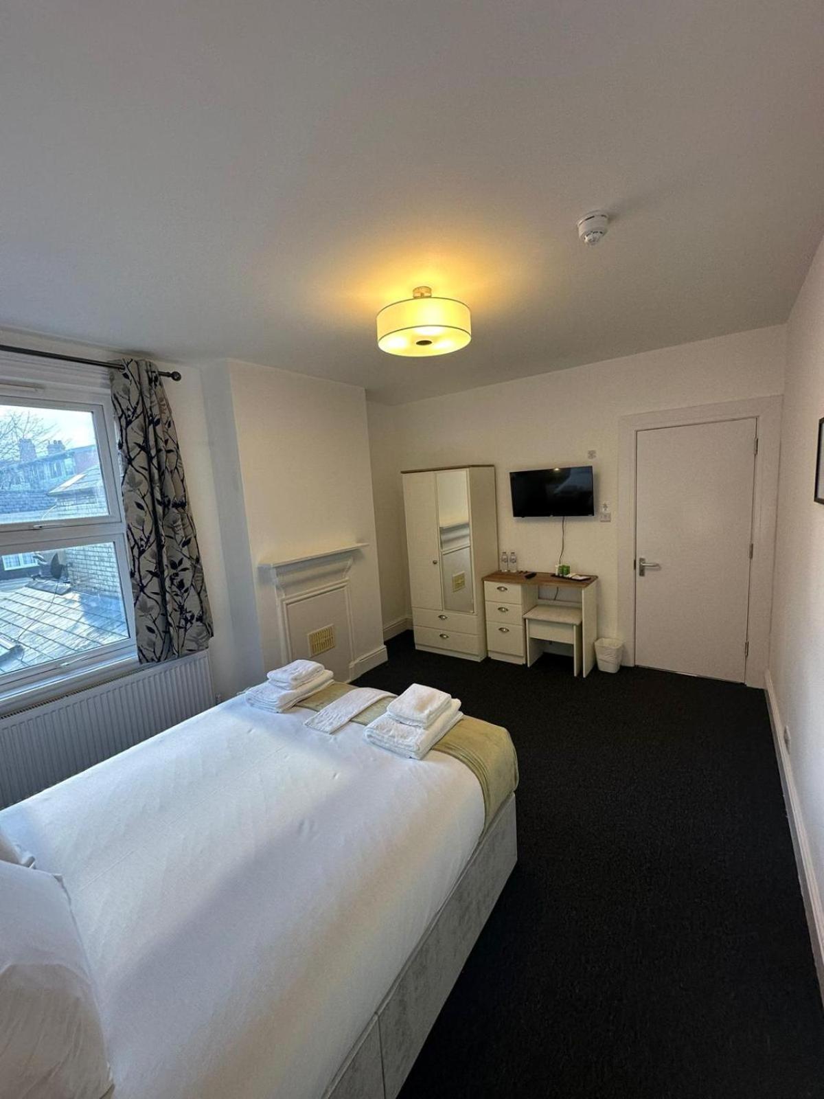 Cambridge Central Rooms - Tas Accommodations Extérieur photo