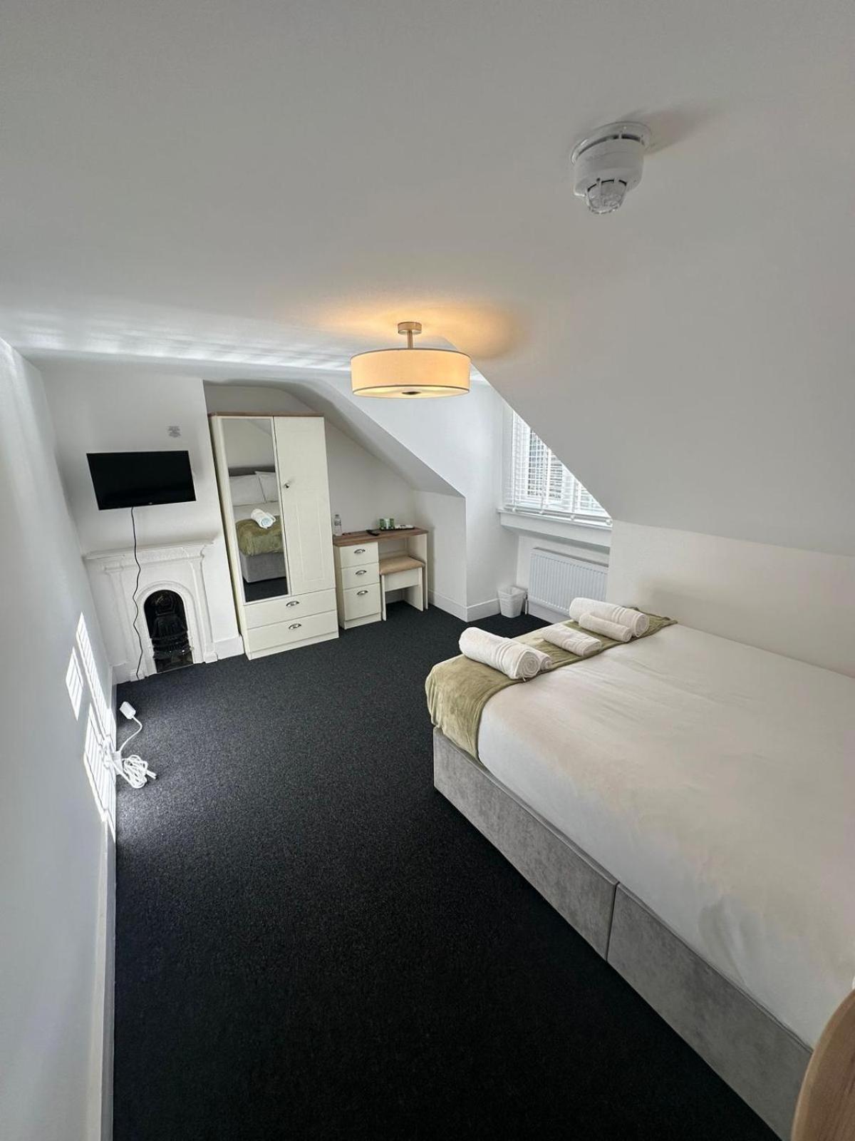 Cambridge Central Rooms - Tas Accommodations Extérieur photo