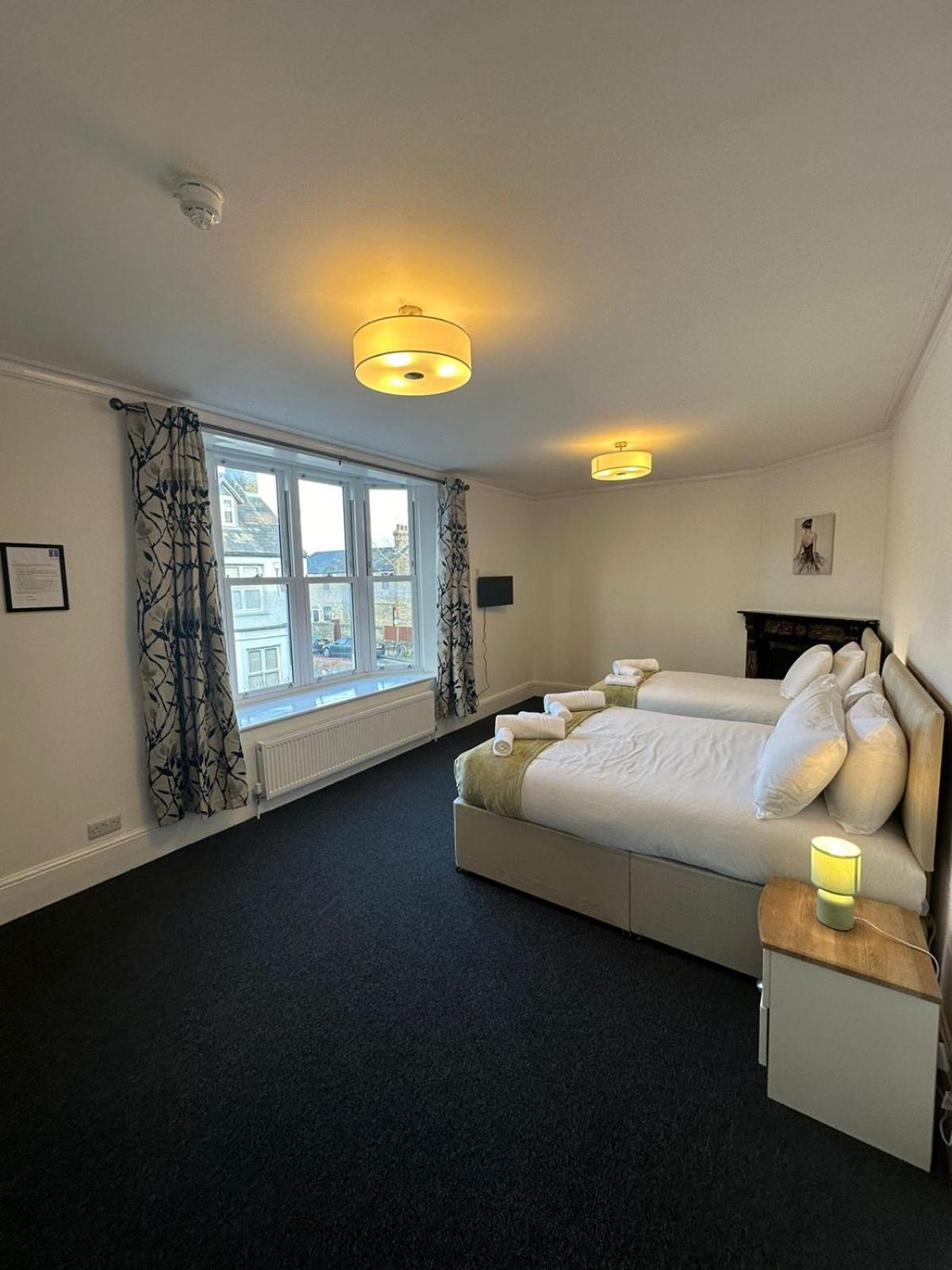 Cambridge Central Rooms - Tas Accommodations Extérieur photo